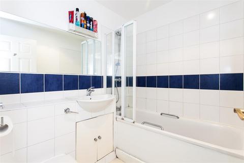 2 bedroom flat to rent, Messina Avenue, West Hampstead NW6