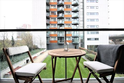 1 bedroom apartment to rent, Elektron Tower, Blackwall Way, Canary Wharf E14