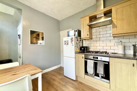 4 bedroom terraced house for sale, Wensley Bank, Bradford BD13