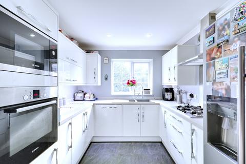38 Birch Crescent, South Ockendon, RM15 6TZ