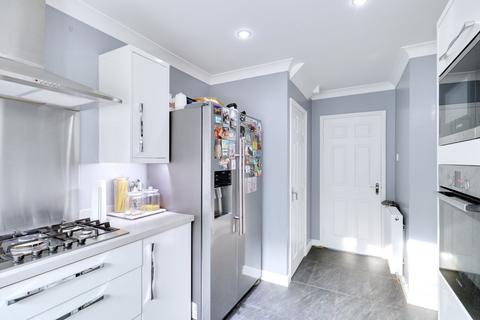 38 Birch Crescent, South Ockendon, RM15 6TZ