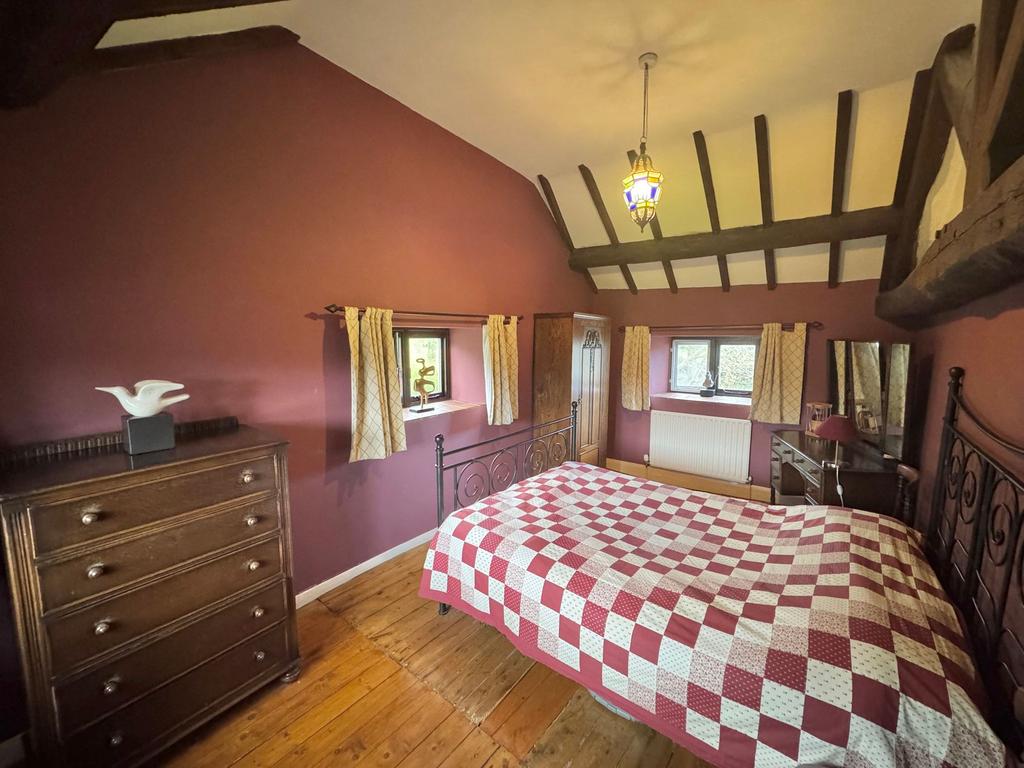 Bedroom (main)
