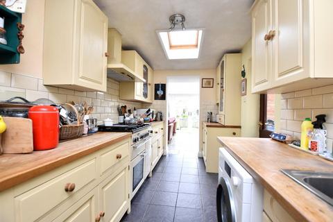 4 bedroom semi-detached house for sale, Penshurst Road, Ipswich, Suffolk, IP3