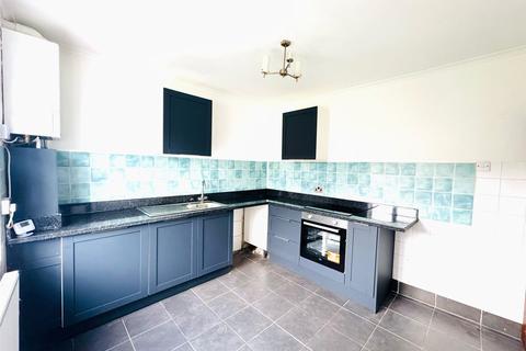 3 bedroom semi-detached house to rent, Lauder Road, Bentley, Doncaster, DN5