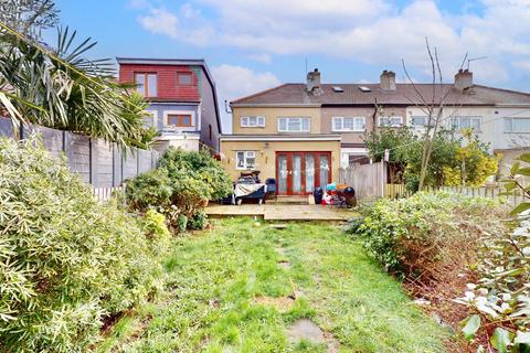 4 bedroom end of terrace house for sale, Tenterden Road, Dagenham, RM8