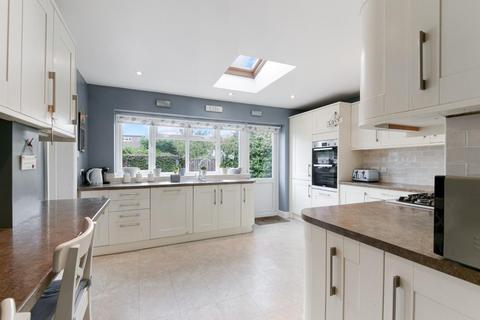 4 bedroom detached house for sale, Fairfield way, Ewell Court