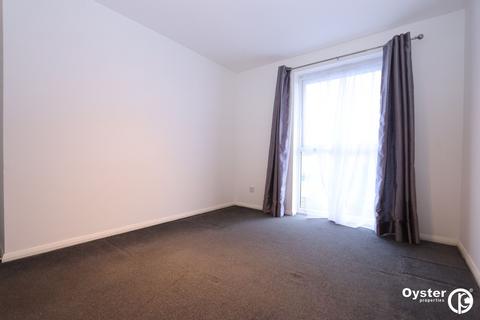 2 bedroom apartment to rent, Shurland Avenue, Barnet, EN4