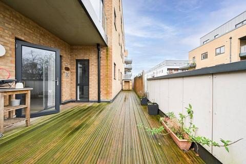 2 bedroom flat to rent, Thornbury Way, Walthamstow, London, E17