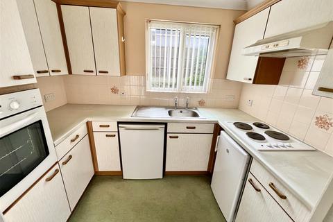 1 bedroom retirement property for sale, Stratford Road, Hall Green, Birmingham