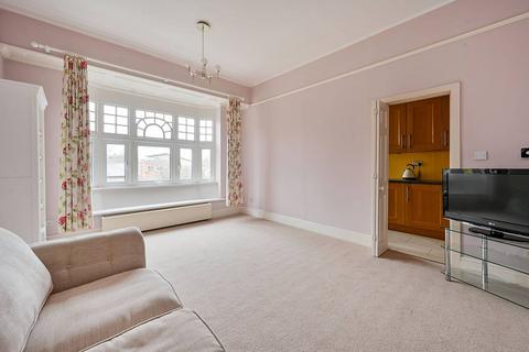 2 bedroom flat to rent, Grove Park Terrace, London, Grove Park, London, W4