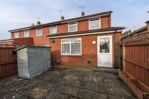 3 bedroom end of terrace house for sale, Copperfield Close, Kennington TN24