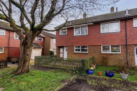 3 bedroom end of terrace house for sale, Copperfield Close, Kennington TN24