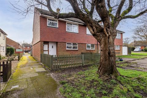 40 Copperfield Close, Kennington, Ashford, TN24 9RJ