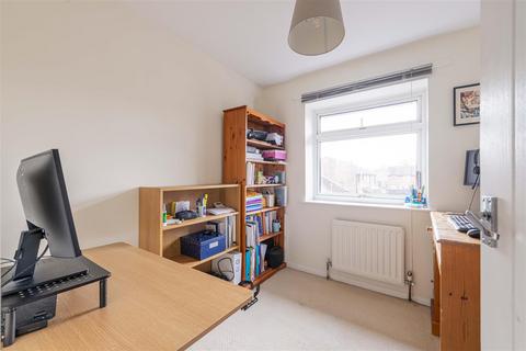 40 Copperfield Close, Kennington, Ashford, TN24 9RJ