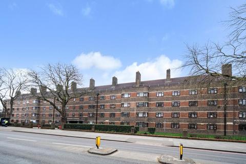 2 bedroom flat for sale, Poynders Gardens, Clapham