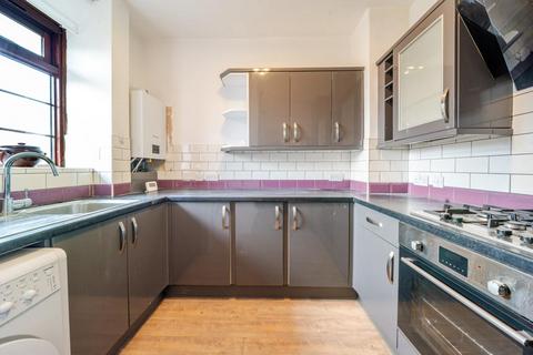 2 bedroom flat for sale, Poynders Gardens, Clapham