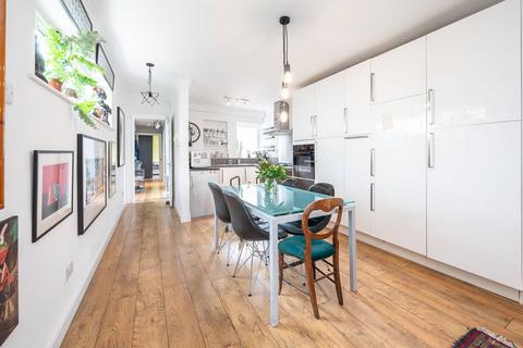 3 bedroom bungalow for sale, Stanhope Gardens, Mill Hill, London, NW7