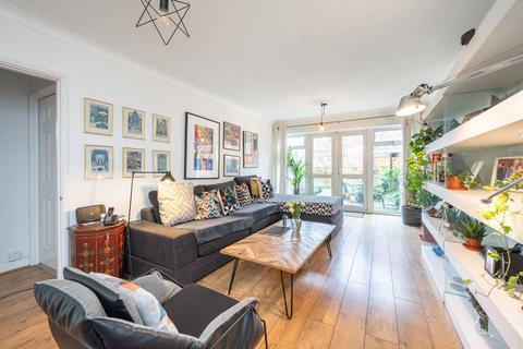3 bedroom bungalow for sale, Stanhope Gardens, Mill Hill, London, NW7