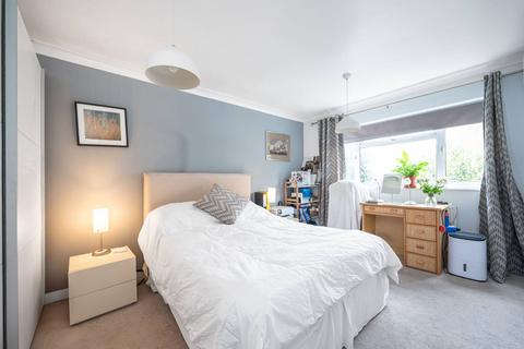 3 bedroom bungalow for sale, Stanhope Gardens, Mill Hill, London, NW7