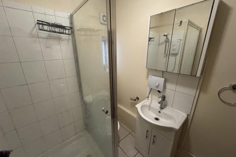 Studio to rent, Croydon CR0