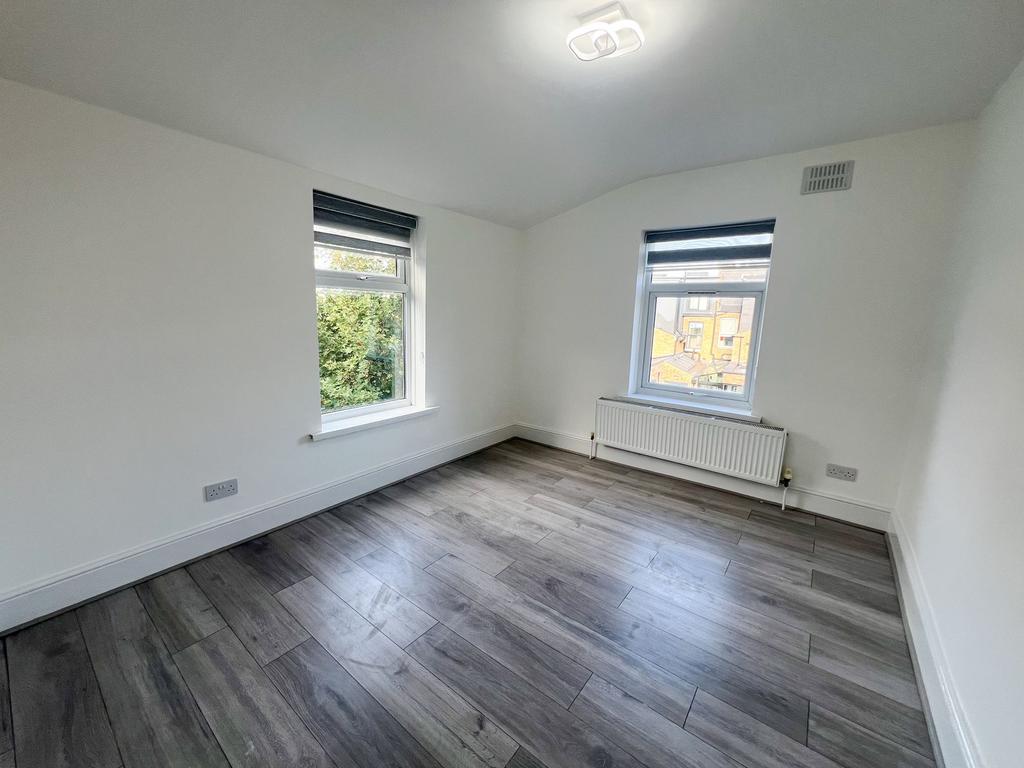 Harrow Rd IG11
