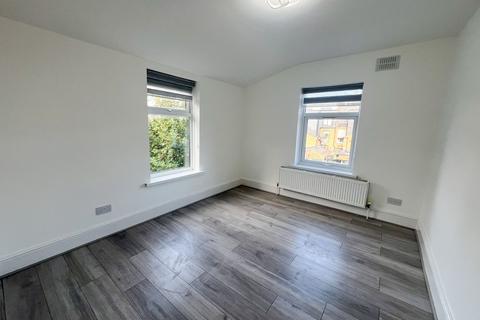 2 bedroom house to rent, Harrow Road, London, IG11