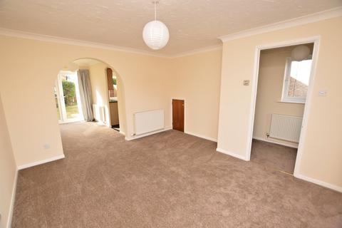 3 bedroom detached house to rent, Brooks Drive, Scarning, NR19