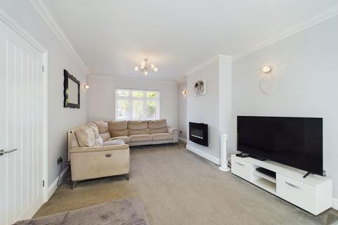 4 bedroom bungalow for sale, Parkgate Road, Corringham, SS17