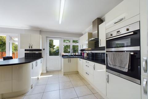 4 bedroom bungalow for sale, Parkgate Road, Corringham, SS17