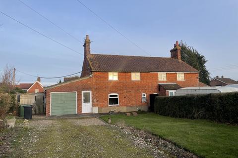 3 bedroom semi-detached house for sale, 4 Farm Way, Toftwood, Dereham, Norfolk NR19 1SF