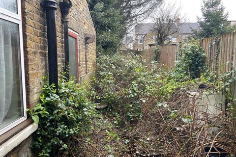 31 Ravenscroft Road, Beckenham, BR3 4TP