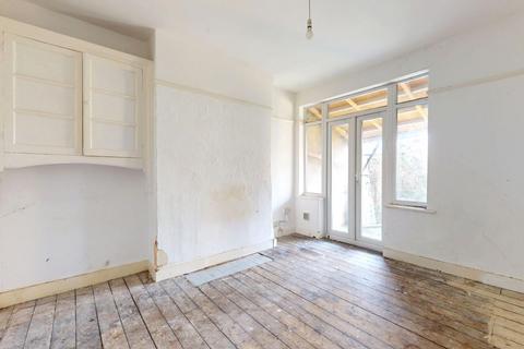 3 bedroom terraced house for sale, 93 Downhills Way, Tottenham, London, N17 6AL