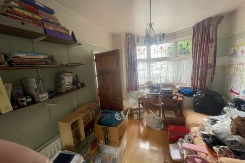 4 bedroom semi-detached house for sale, 6 Ethelbert Gardens, Ilford, Essex, IG2 6UL