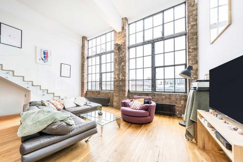 2 bedroom flat to rent, Summers Street, London EC1R