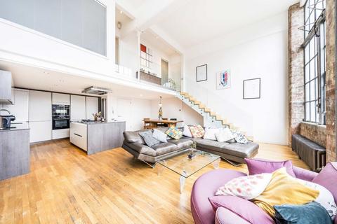 2 bedroom flat to rent, Summers Street, London EC1R