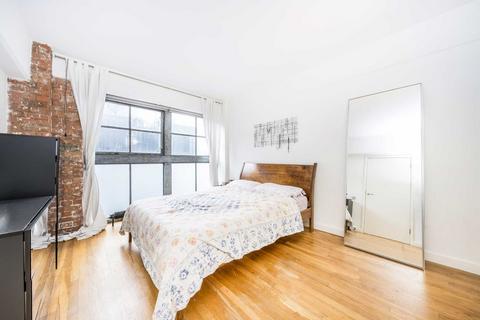 2 bedroom flat to rent, Summers Street, London EC1R