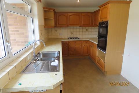 3 bedroom bungalow to rent, Chichester Close, Barnstaple, EX32