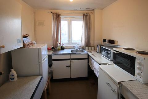 1 bedroom flat for sale, Torrington Square, Croydon, CR0