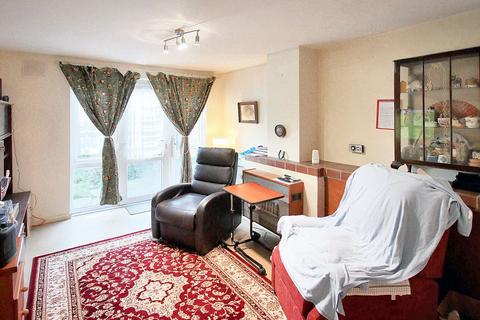 1 bedroom flat for sale, Torrington Square, Croydon, CR0