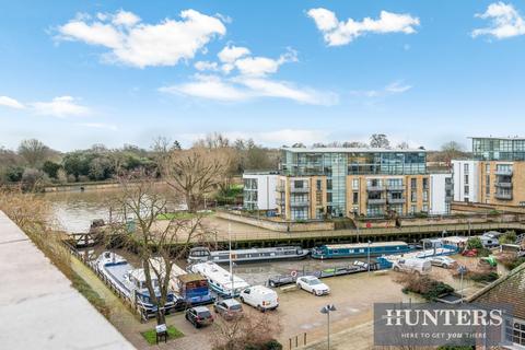 Ferry Lane, Brentford