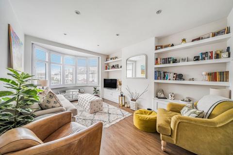 13a Berrylands, London, SW20 9HD