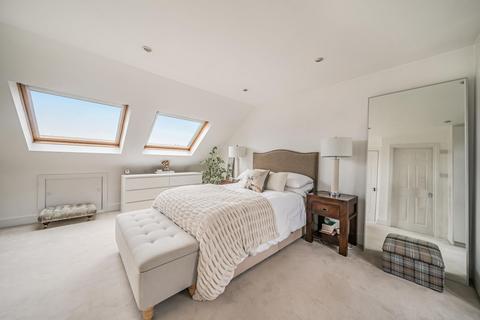 13a Berrylands, London, SW20 9HD