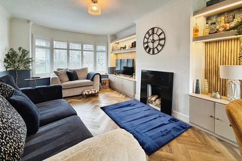 15 Acre Lane, Eccleshill, Bradford, BD2 2EH