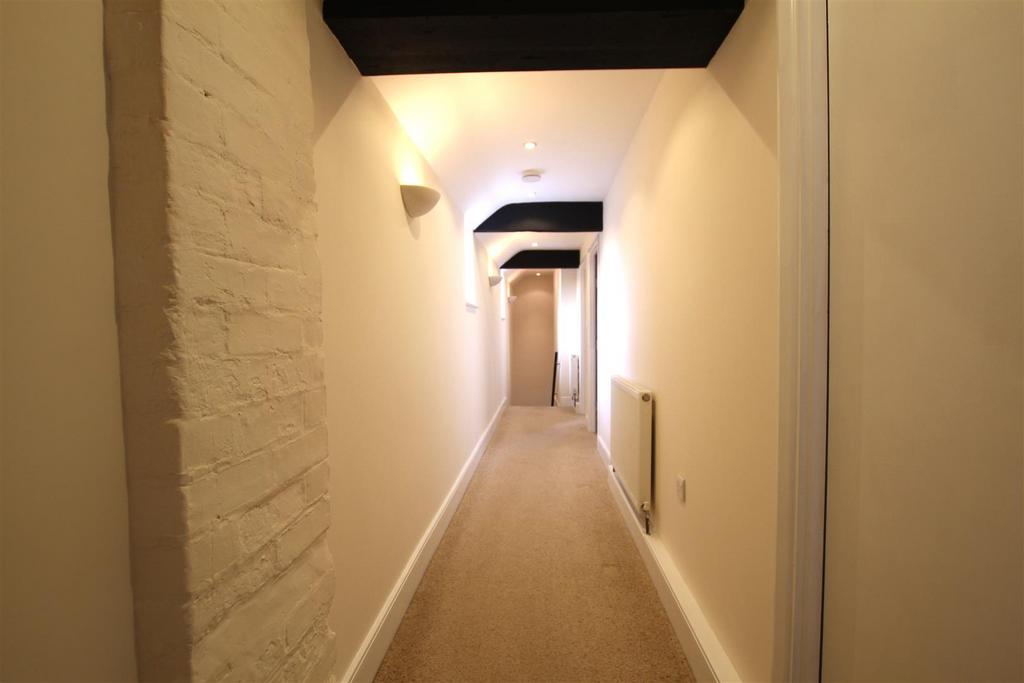 Hallway.jpeg