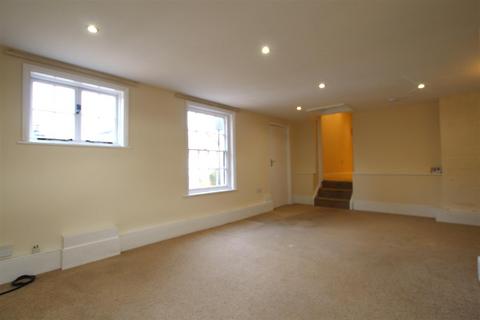 2 bedroom flat to rent, High Street, Ongar