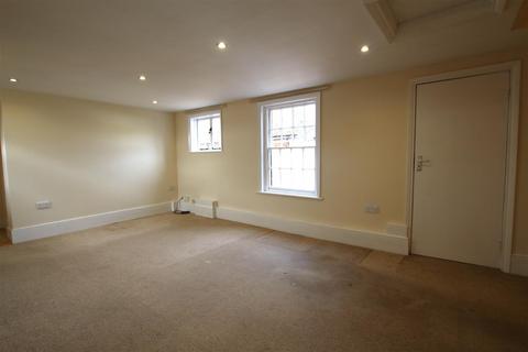 2 bedroom flat to rent, High Street, Ongar