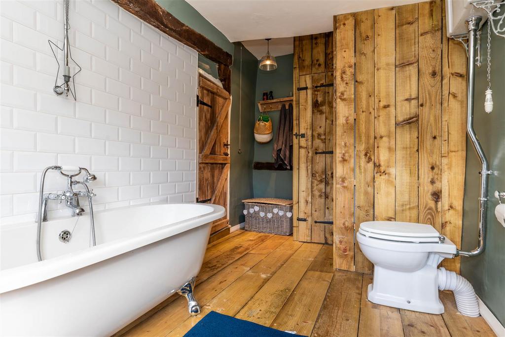 Main Bathroom