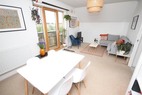 1 bedroom flat for sale, St Bartholomew's Court, Cambridge