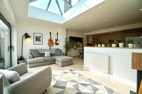 60 Drury Road, Colchester, CO2 7UU