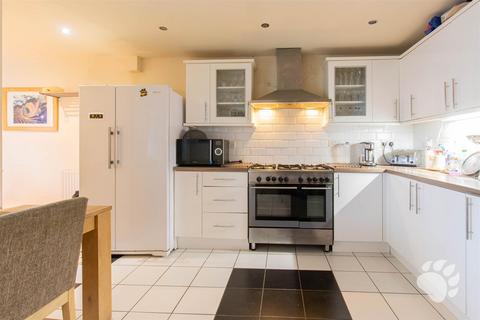 42 Broomfields, Basildon, SS13 3LG